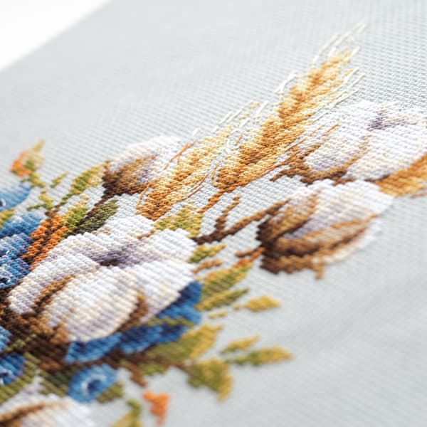 Broderikit Magic Needle "Blommande bomull och blåbär" 18x23 cm