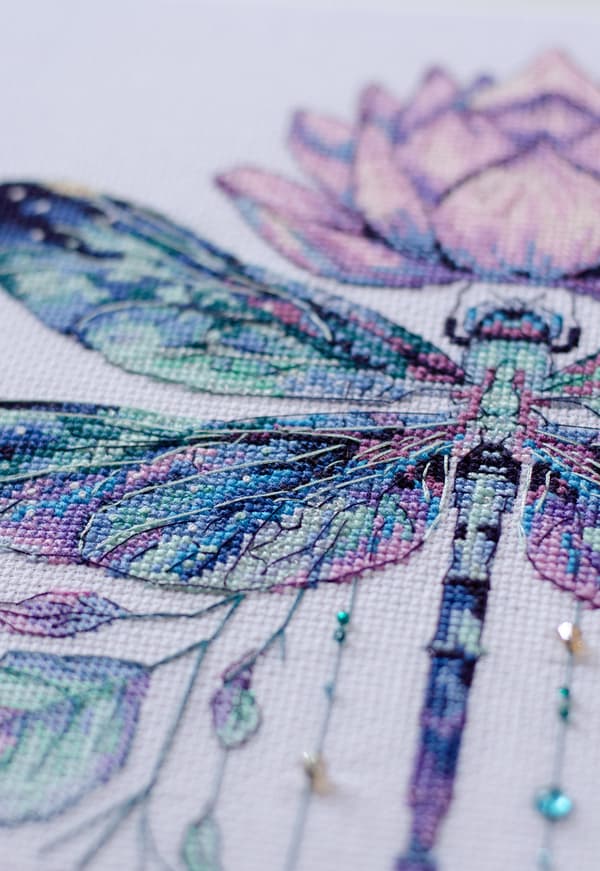 Broderikit Abris Art "Sommerens muse" 24x34cm