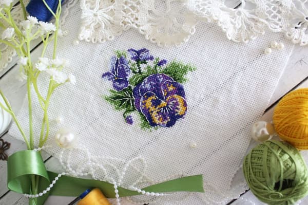 Broderikit MP Studia "Penséer" 8x9 cm