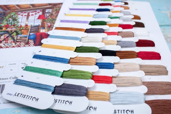 Broderikit LetiStitch L8105 - "Julehus" 43x29 cm
