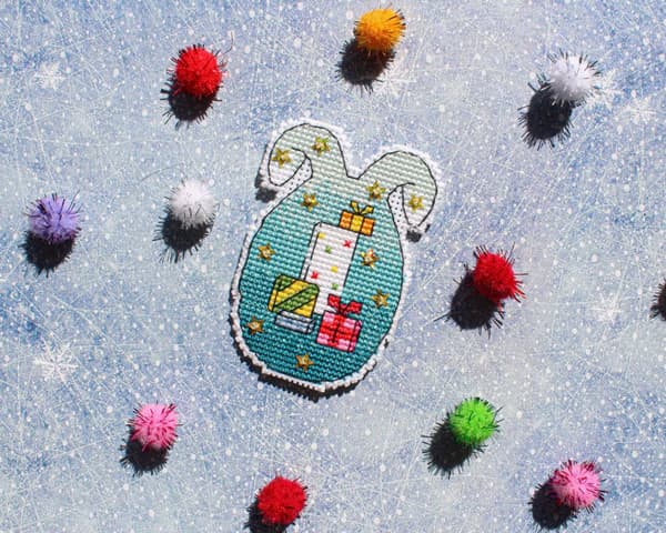 Broderikit Plastik Canvas MP Studia "Gyldne klokke" 6x8 cm