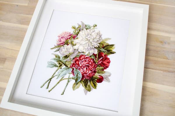 Broderisett Luca-S B2355 - "Pionene" 20x26 cm