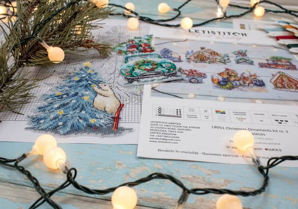 Broderikit LetiStitch L8051 - "Julepynt-kit 7 stk." 15x15 cm