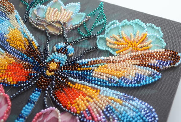 Perlebroderi Abris Art "Flagrende vinger" 20x20cm