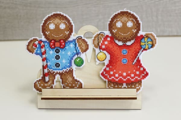 Broderisett Plastic Canvas MP Studia "Pepperkakegubbe" 9x12 cm