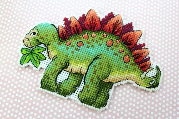 Broderikit plastic canvas MP Studia "Dinosaurie" 13x9 cm