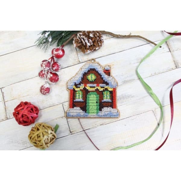 Broderikit med perler MP Studia "Juletrepynt - Koselig hus" 8x9 cm