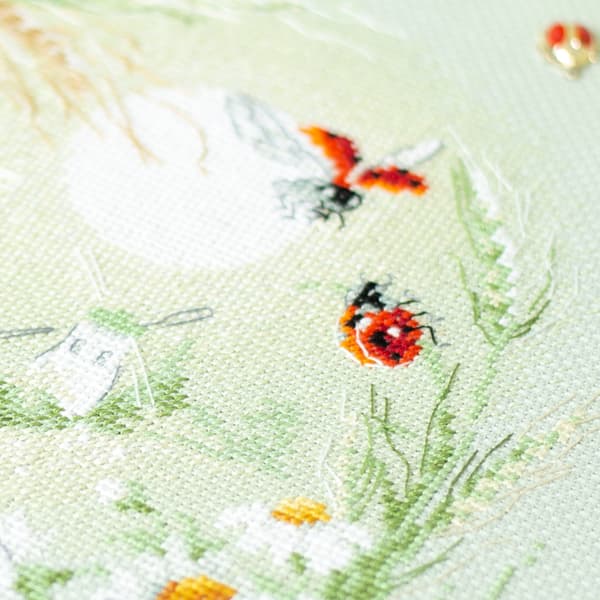 Broderikit Magic Needle "Englehistorier. Jordegern" 26 x 26 cm