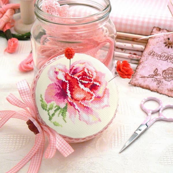 Broderisett Magic Needle "Rosa ros" 11x11 cm