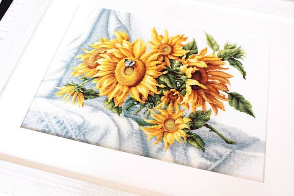Broderikit Luca-S B2264 - "Solsikker" 33.5x25.5 cm