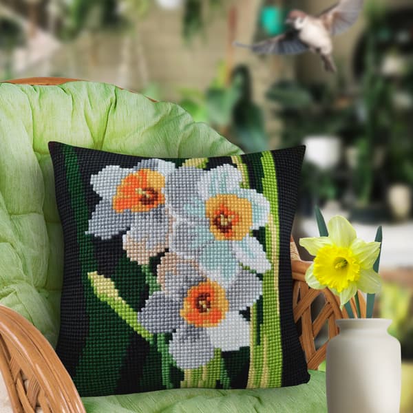 Broderikit Pude Collection D`Art 5484 - "Påskeliljelinjer" 40x40 cm