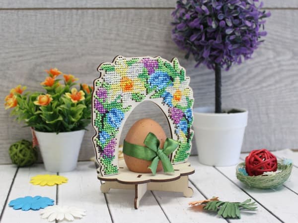 Broderikit med pärlor MP Studia "Äggställ - Blombåge" 12x14 cm