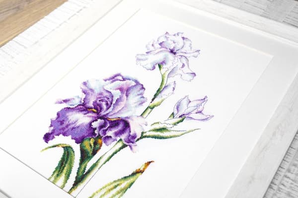 Broderisett Luca-S B2251 - "Iriser" 24x38 cm