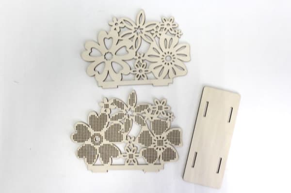 Perlebroderi MP Studia "Servietholder - Blomstereng" 15x11 cm