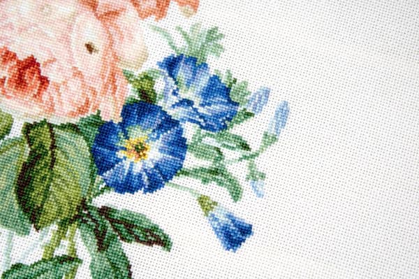 Broderikit Luca-S B2351 - "Buket med roser" 19x28 cm