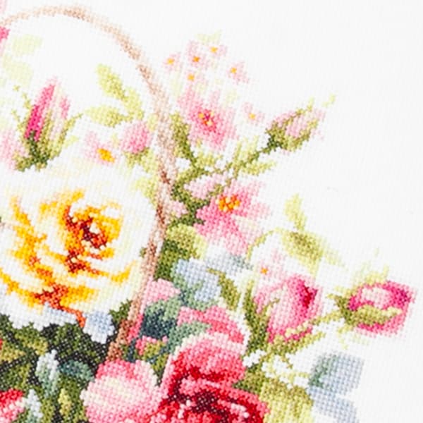 Broderikit Magic Needle "Korg med rosor" 40x26 cm
