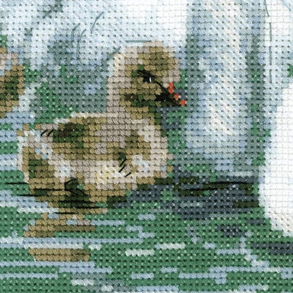 Broderisett Riolis "Hvite svaner" 25x25 cm