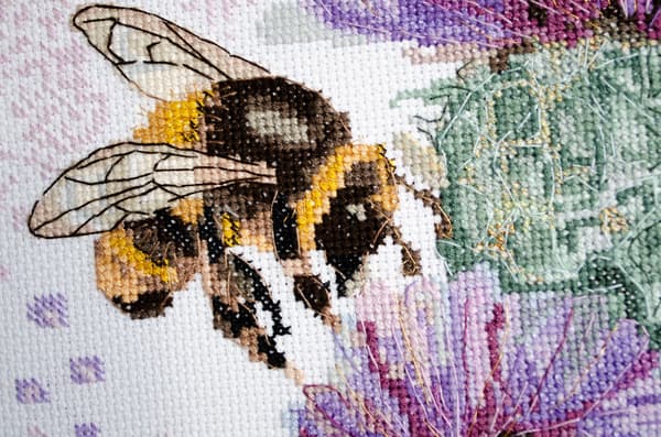 Broderikit Abris Art "Nektarjagt" 27x36cm