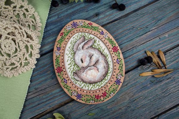 Broderikit med ramme MP Studia "Miniature. Sovende kanin" 11x14cm