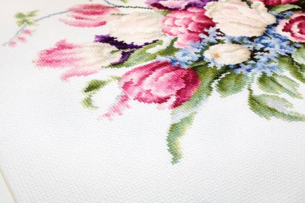 Broderikit Luca-S B2261 - "Tulipaner" 33.5x26 cm