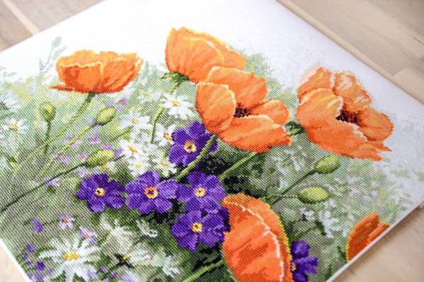 Broderisett Luca-S B2368 - "Valmue" 28.5x28 cm