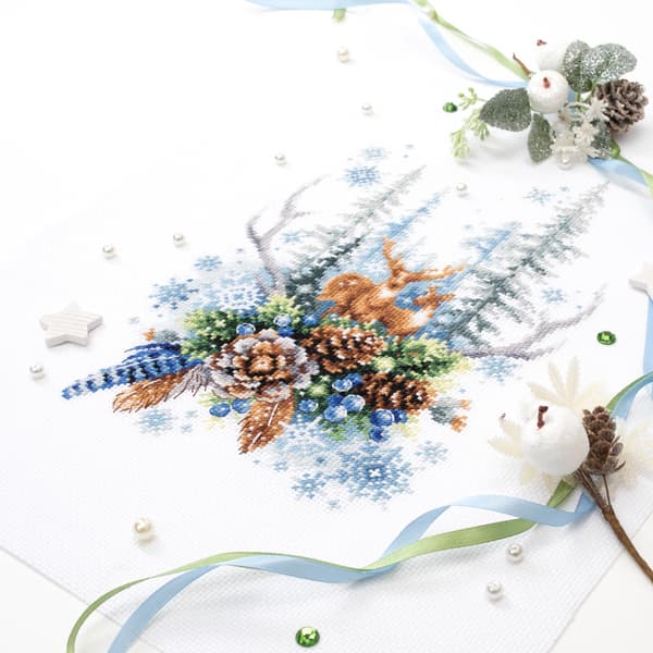 Broderikit Magic Needle "Vinter­skogens ande" 17x27 cm