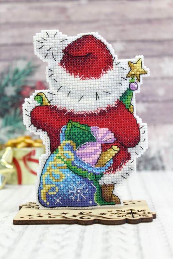 Broderikit plastic canvas MP Studia "Festlig gäst" 10x13 cm