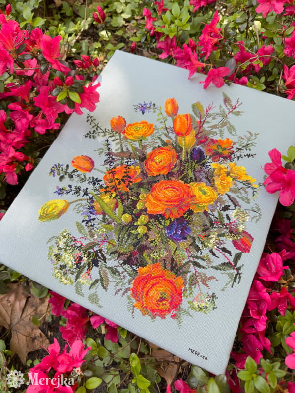 Broderisett Merejka K-270 - "Solbelyste kronblader" 39x31cm