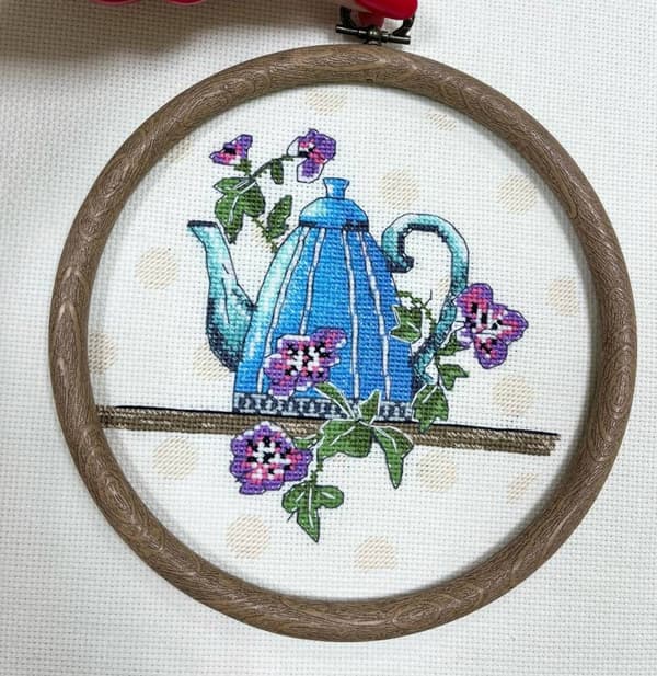 Broderikit Oven "Te-miniatyr" 15x15 cm