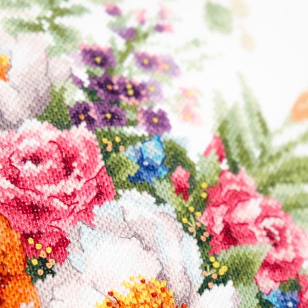 Broderisett Magic Needle "Myke blomster" 26x19 cm