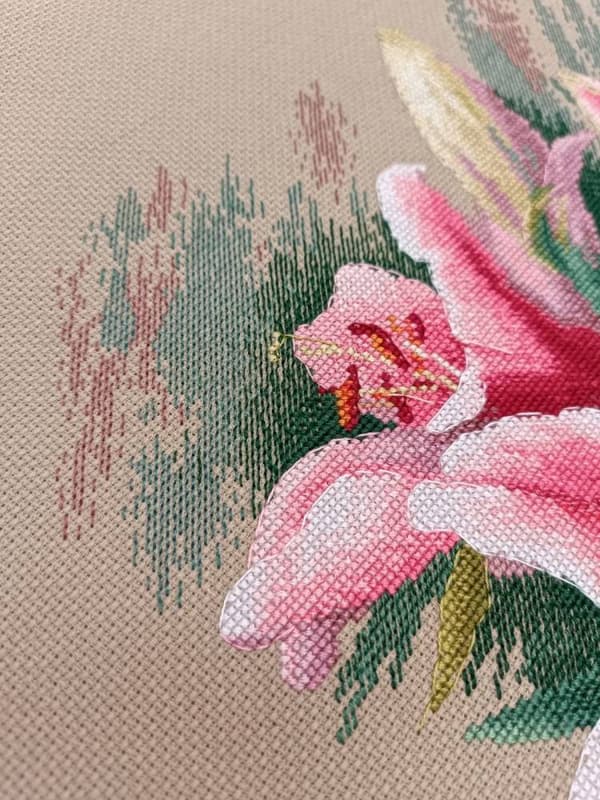 Broderikit Oven "Liljer" 24x30 cm