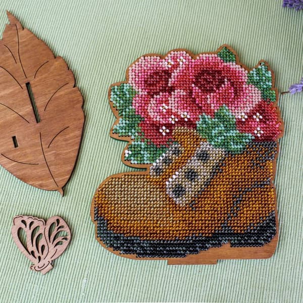 Perlebroderi MP Studia "Havefryd" 13x15x7 cm