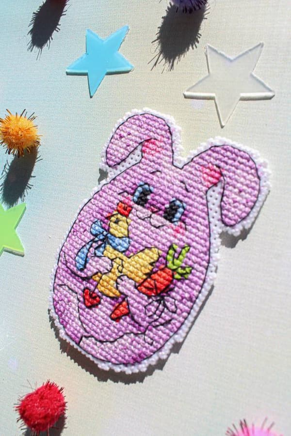 Broderisett Plastic Canvas MP Studia "Påskekanin med kylling" 6x8 cm