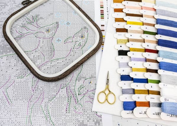 Broderikit LetiStitch L9921 - "Engel i træ"