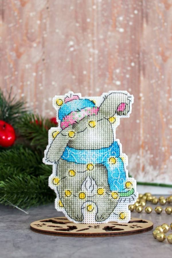 Broderikit Plastik Canvas MP Studia "Julehare" 9x12 cm