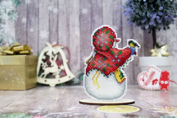Broderikit plastic canvas MP Studia "Snödame" 8x11 cm