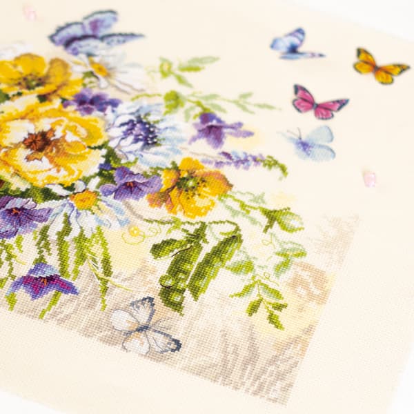 Broderisett Magic Needle "Sommerkorg" 38x28 cm