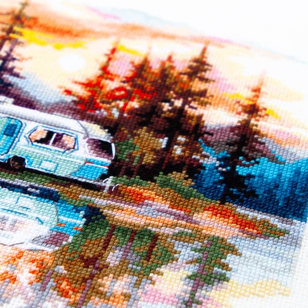 Broderikit Magic Needle "Solnedgång vid sjön" 18x18 cm