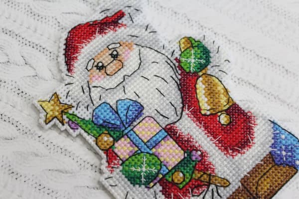 Broderikit plastic canvas MP Studia "Festlig gäst" 10x13 cm