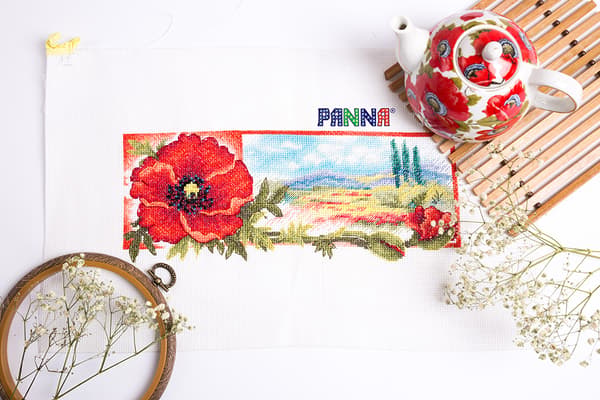 Broderikit Panna "Den røde grynings nuance" 11x27cm