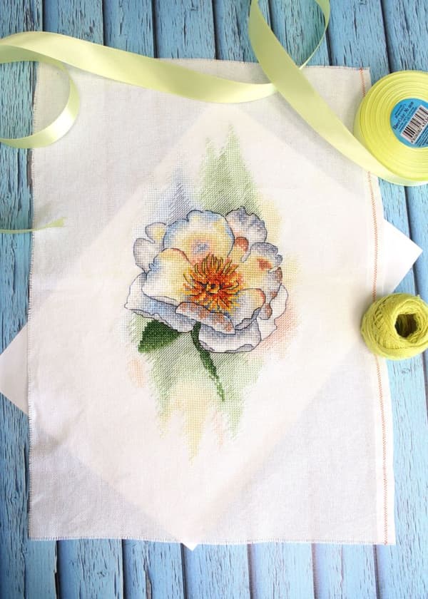 Broderikit MP Studia "Hvid pæon" 16x28 cm