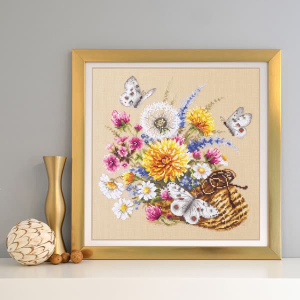 Broderisett Magic Needle "Engblomster" 22x25 cm