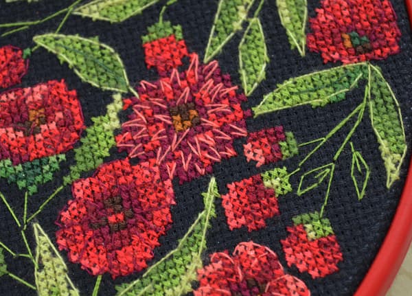 Broderisett Abris Art "Blomsterdansen" 17x17cm