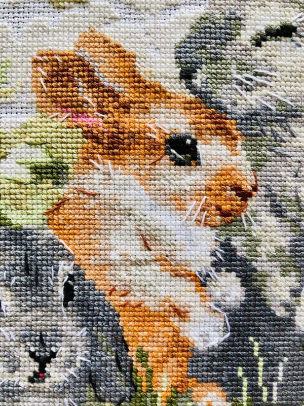 Broderikit Riolis "Sjove kaniner" 40x25 cm