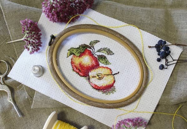 Broderikit MP Studia "Saftiga äpplen" 14x10 cm