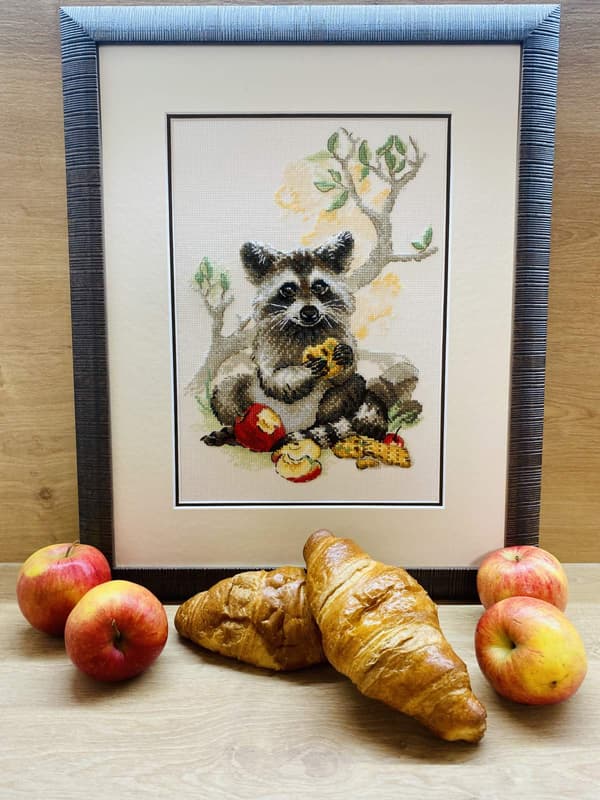Broderikit Riolis "Lun sulten efter noget sødt" 21x30 cm