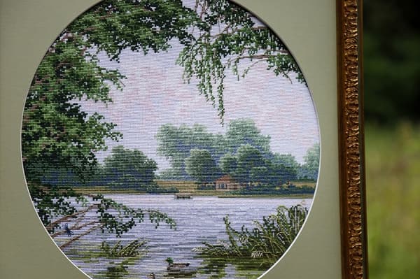 Broderikit Golden Fleece "Lys sø" 32x32 cm