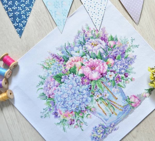Broderisett Andriana "Sommerbukett" 33x30 cm