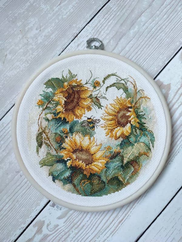 Broderikit med sybåge Luca-S "Solros" 17x17 cm