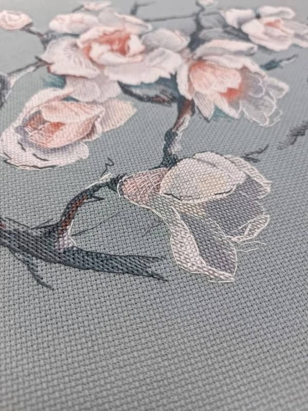 Broderikit Oven "Øm magnolia" 24x32 cm